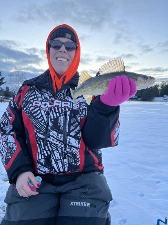 United Kigdom - ice fishing live
